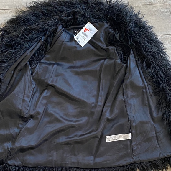 Zara Shaggy Black Faux Fur Vest - Picture 4 of 6